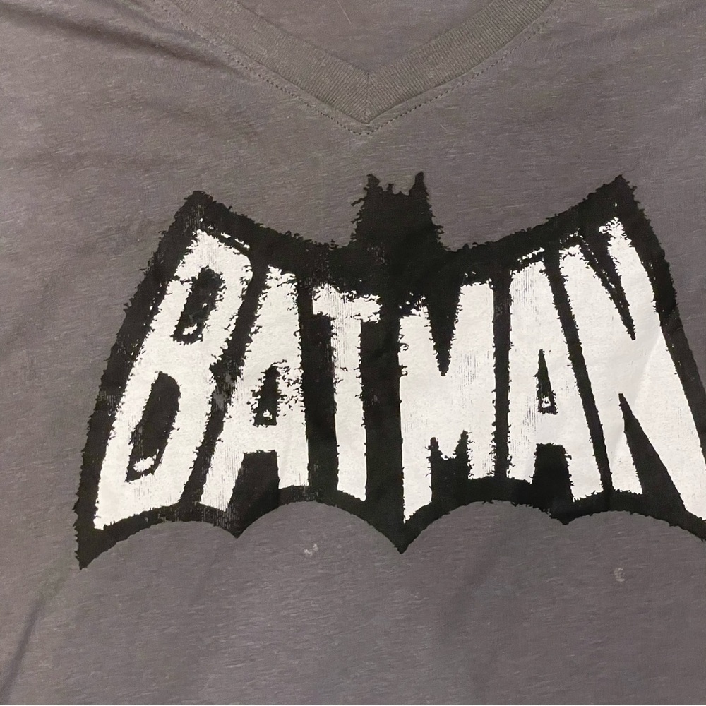 DC Comics Gray and Black Batman Logo Short Sleeve Tee - Picture 3 of 9